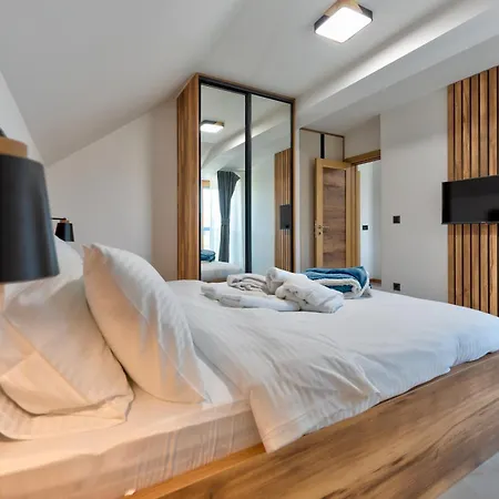 Golden Panorama & Wellness 4* זלאטיבור