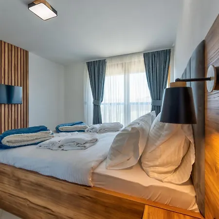 מלון דירות Golden Panorama & Wellness 4*