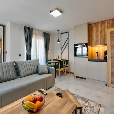 Golden Panorama & Wellness * زلاتيبور