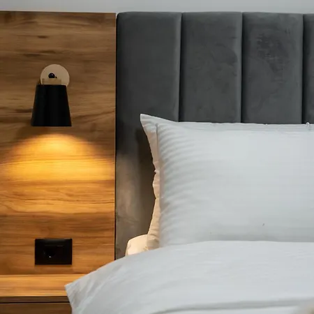 Golden Panorama & Wellness מלון דירות זלאטיבור